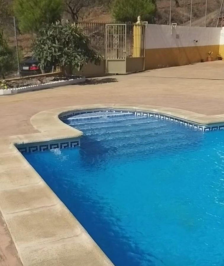 Benavilla Albunol Bagian luar foto
